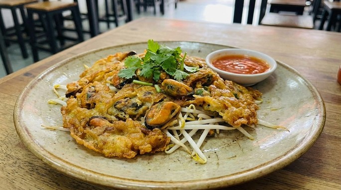 Hoi Tod (Oyster Omelette)
