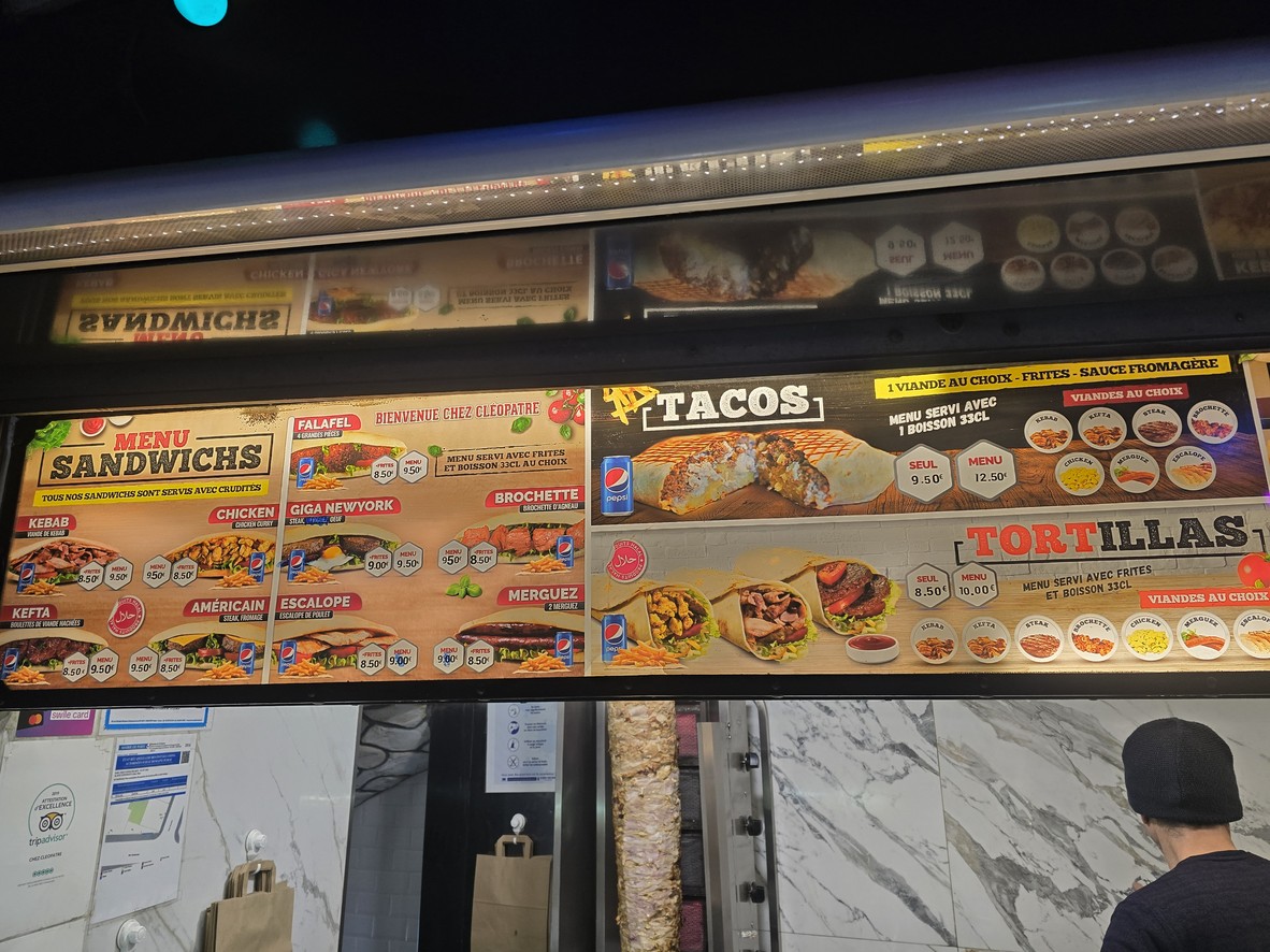 Chez Cleopatre. (Kebab, Burger. Crêpes ) menu 1