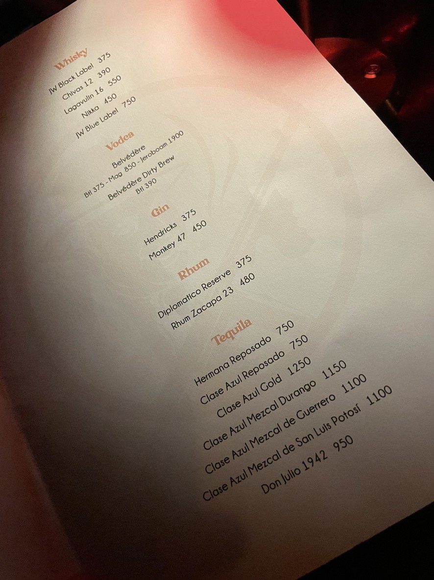 Le Speakeasy Paris, Restaurante y Club Festivo, Discoteca Nocturna, Local Nocturno, Piano Club y Música en Vivo menu 2