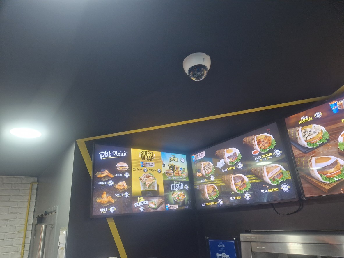 Chicken Street Saint-Ouen Naan & Fried Chicken menu 1