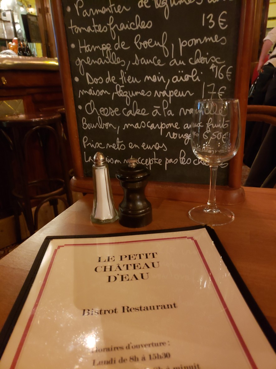 Le Petit Château d'Eau menu 1