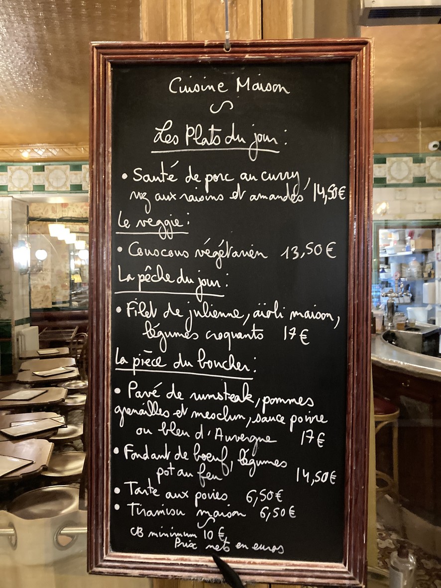 Le Petit Château d'Eau menu 3