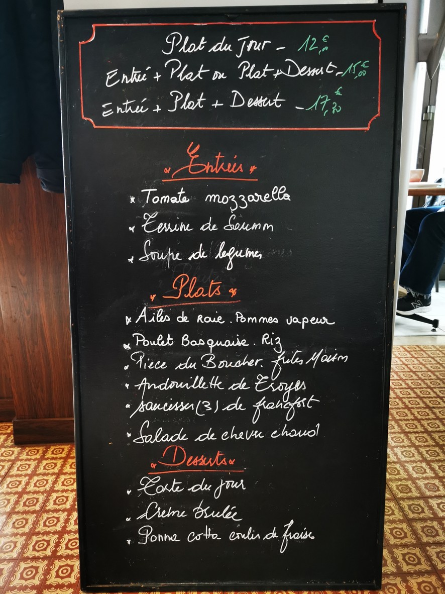 Le Petít Café menu 1
